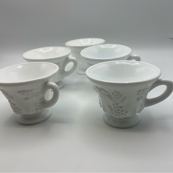 Indiana Colony Harvest Grapes Milk Glass Punch Tea Cups Vtg Set Of 5 Likenew - Picture 1 of 6